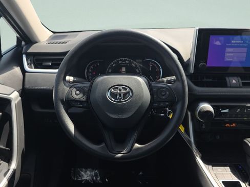 Used 2025 Toyota RAV4 LE FWD image 12
