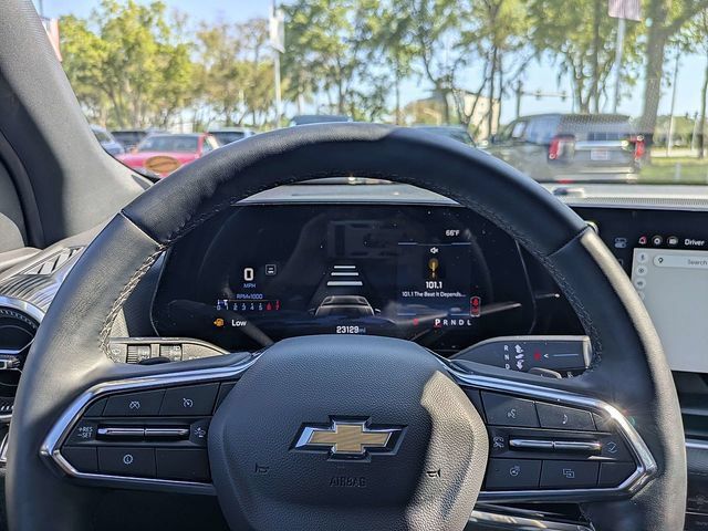 Used 2025 Chevrolet Equinox LT FWD image 29