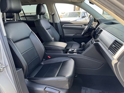 Used 2022 Volkswagen Atlas SE w/ Panoramic Sunroof Package image 38