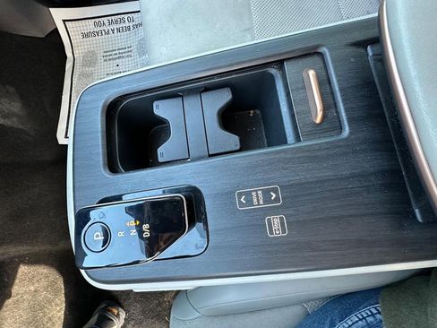 Used 2023 Nissan Ariya AWD image 15