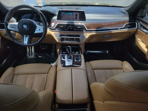 Used 2022 BMW 750i xDrive w/ Luxury Rear Seating Package AWD/4WD image 13
