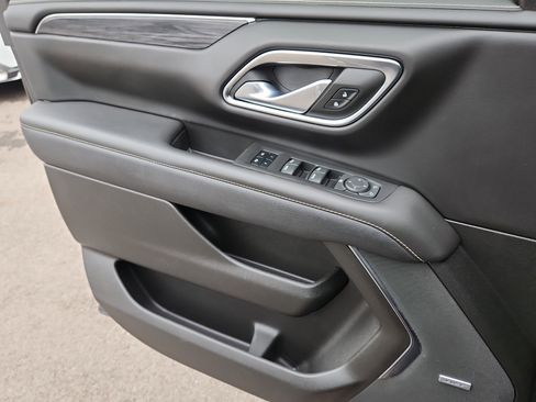 Used 2023 GMC Yukon SLT image 7