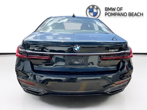 Used 2020 BMW 750i xDrive w/ Executive Package image 5