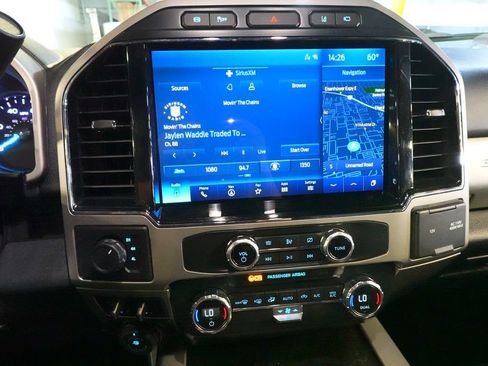 Used 2022 Ford F350 Lariat image 11