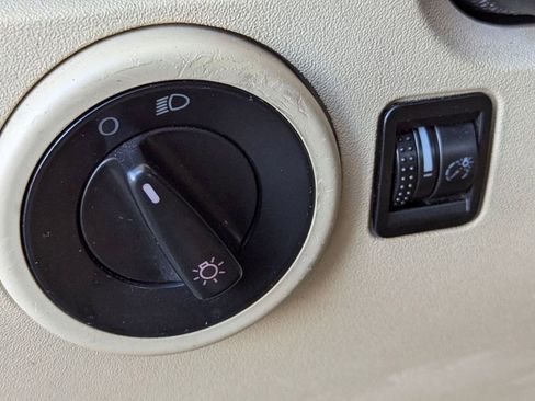 Used 2008 Volkswagen Beetle SE image 15