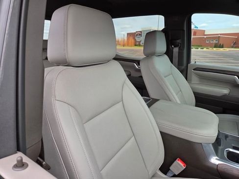 Used 2023 GMC Sierra 1500 SLT w/ SLT Premium Plus Package AWD/4WD image 35