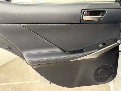 Used 2018 Lexus IS 300 AWD w/ Comfort Package image 33