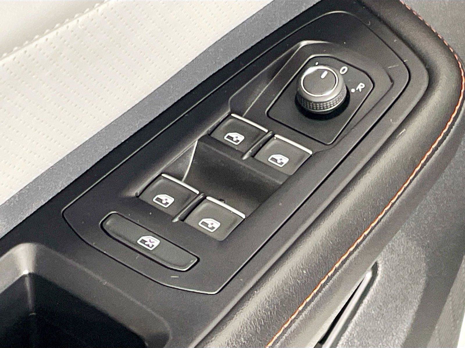 Used 2024 Volkswagen Atlas Peak Edition SE AWD/4WD image 21