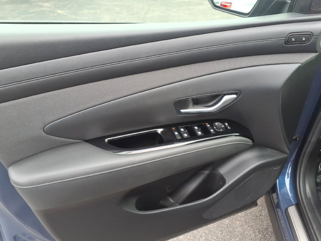 Used 2025 Hyundai Tucson Limited AWD/4WD image 18