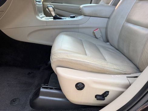 Used 2017 Jeep Grand Cherokee Limited AWD/4WD image 11