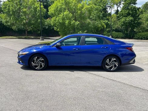 Certified 2025 Hyundai Elantra Sport w/ Cargo Package FWD image 4