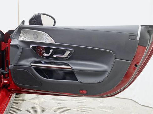 Used 2022 Mercedes-Benz SL 55 AMG 4MATIC image 37