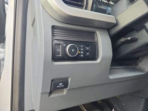 Used 2024 Ford F250 XLT image 23