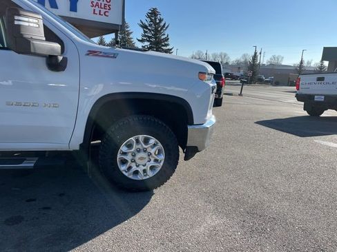 Used 2022 Chevrolet Silverado 3500 LT w/ Convenience Package AWD/4WD image 17