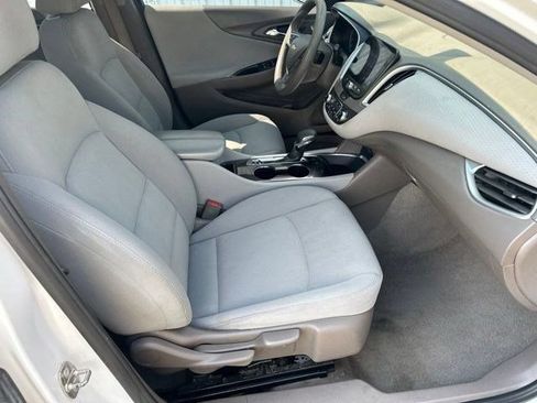 Used 2022 Chevrolet Malibu LT FWD image 42