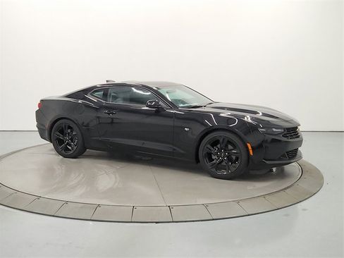 Used 2024 Chevrolet Camaro LT image 9