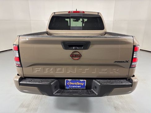 Used 2024 Nissan Frontier Pro-X image 7