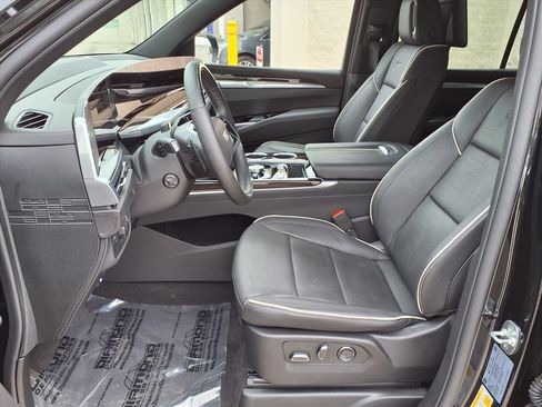 Certified 2025 Cadillac Escalade Premium Luxury image 20