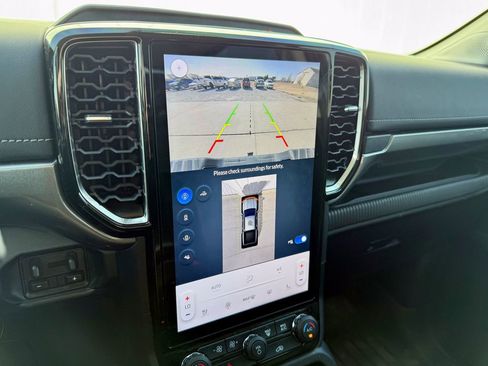 Used 2024 Ford Ranger Lariat w/ FX4 Off-Road Package image 22