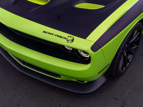 Used 2015 Dodge Challenger R/T Scat Pack w/ Scat Pack Appearance Package image 6