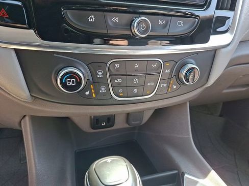 Certified 2019 Chevrolet Traverse LT AWD/4WD image 17