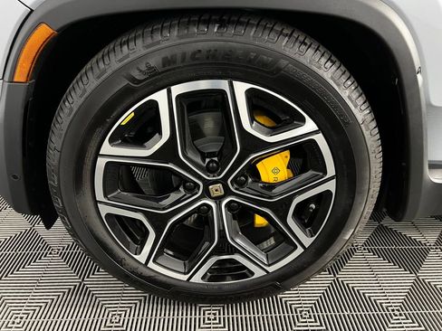 Used 2023 Rivian R1S Launch Edition image 10
