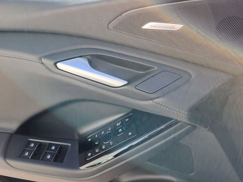 Certified 2025 Audi Q6 e-tron Premium Plus w/ Premium Plus image 6