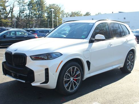 Used 2026 BMW X5 xDrive50e w/ M Sport Package AWD/4WD image 3