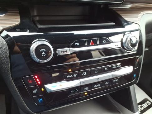 Certified 2022 Ford Explorer Limited w/ Equipment Group 301A image 28