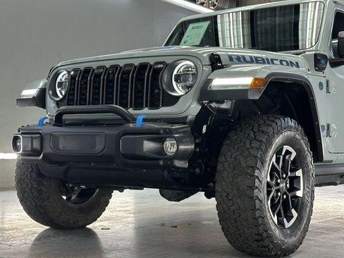 Used 2024 Jeep Wrangler Unlimited Rubicon 4xe AWD/4WD image 4