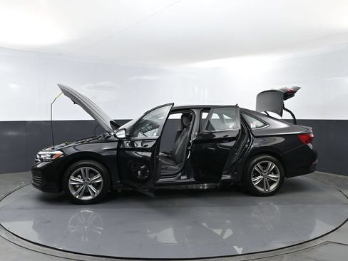 Used 2024 Volkswagen Jetta SE FWD image 30