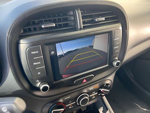 Used 2023 Kia Soul LX w/ Option Group 015 FWD image 14