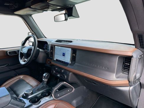 Used 2024 Ford Bronco Outer Banks image 17