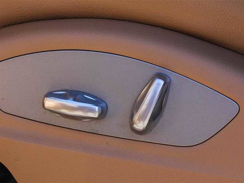 Used 2018 Porsche Macan image 20