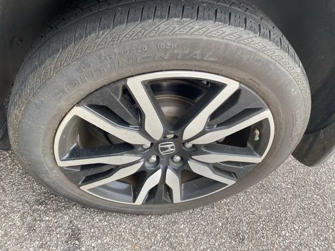 Used 2022 Honda Pilot Elite image 9