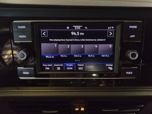 Used 2024 Volkswagen Jetta SE image 25