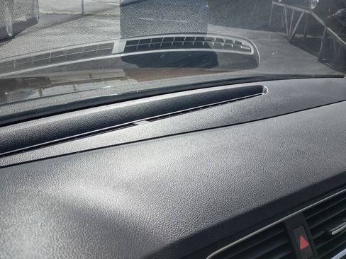 Used 2012 Volkswagen Jetta SE FWD image 17