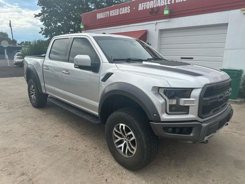 Used 2018 Ford F150 Raptor w/ Equipment Group 802A Luxury AWD/4WD image 3