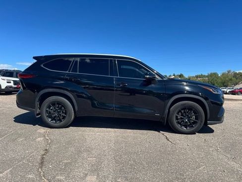 Used 2022 Toyota Highlander Bronze Edition AWD/4WD image 7