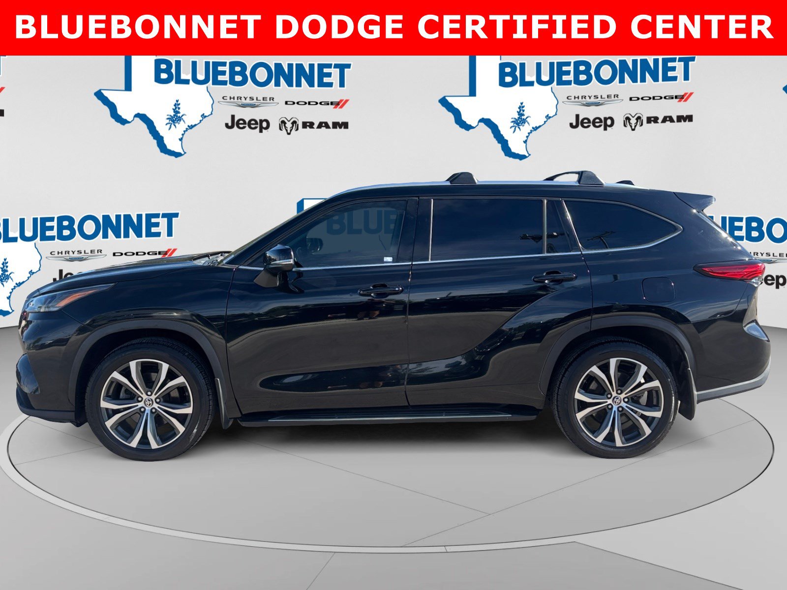 Used 2021 Toyota Highlander XLE FWD image 8