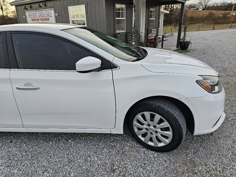 Used 2016 Nissan Sentra S image 10