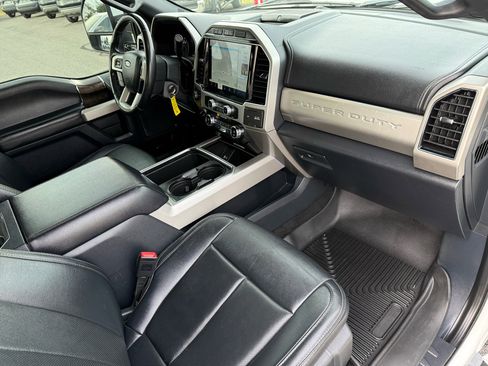 Used 2022 Ford F250 Lariat w/ Lariat Value Package image 19