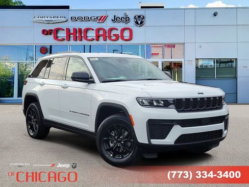 New 2026 Jeep Grand Cherokee Laredo image 2