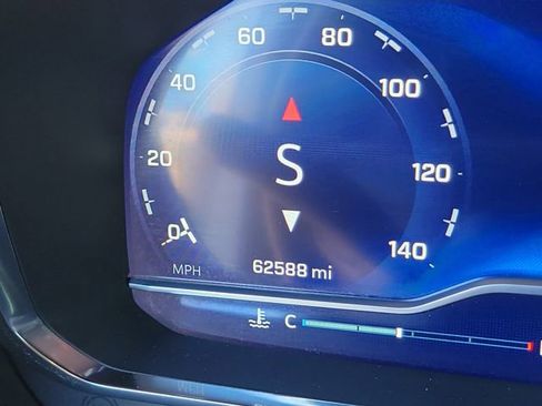 Certified 2022 Chevrolet Suburban LT w/ Luxury Package image 31