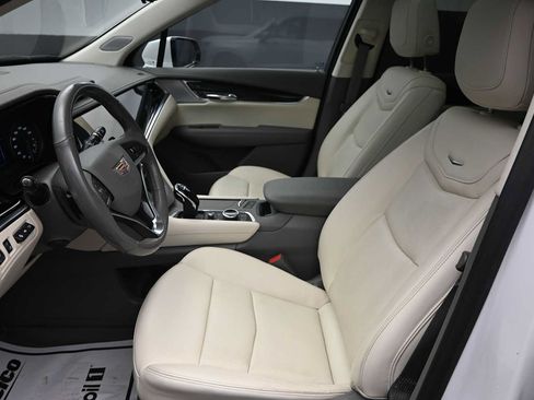 Used 2024 Cadillac XT6 Premium Luxury w/ Technology Package AWD/4WD image 13