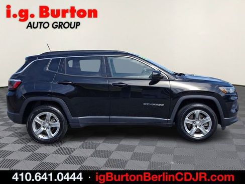 Used 2024 Jeep Compass Latitude AWD/4WD image 7