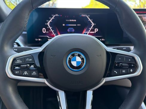 Used 2025 BMW i4 eDrive40 w/ M Sport Package image 30