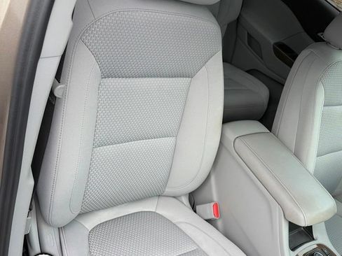 Used 2023 GMC Acadia SLE w/ Driver Convenience Package AWD/4WD image 27