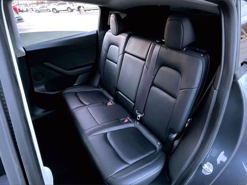 Used 2021 Tesla Model Y Long Range image 20