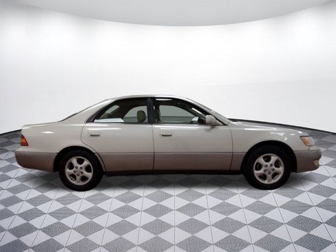 Used 1998 Lexus ES 330 image 7